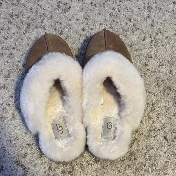 UGG Women’s Chestnut Disquette Slip On Shoes, Size 8 - Picture 3 of 4